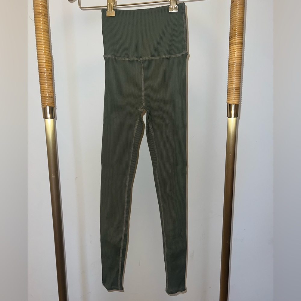 CARBON 38 RIBBED LEGGINGS -ARMY GREEN- GREAT CONDITION